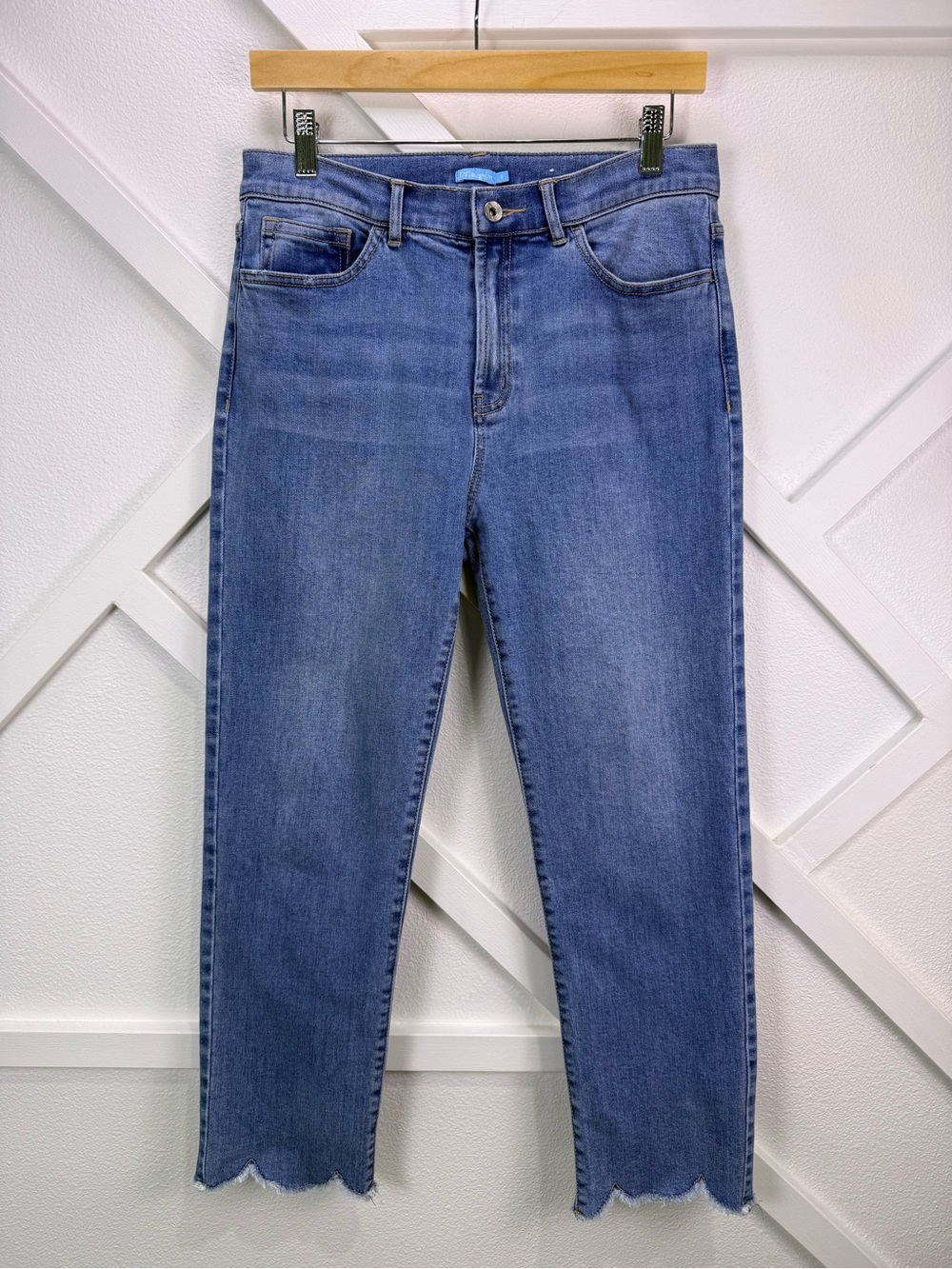 J.McLaughlin Cropped Slim Jeans Scallop Hem Raw Edge Stretch Denim Size 8